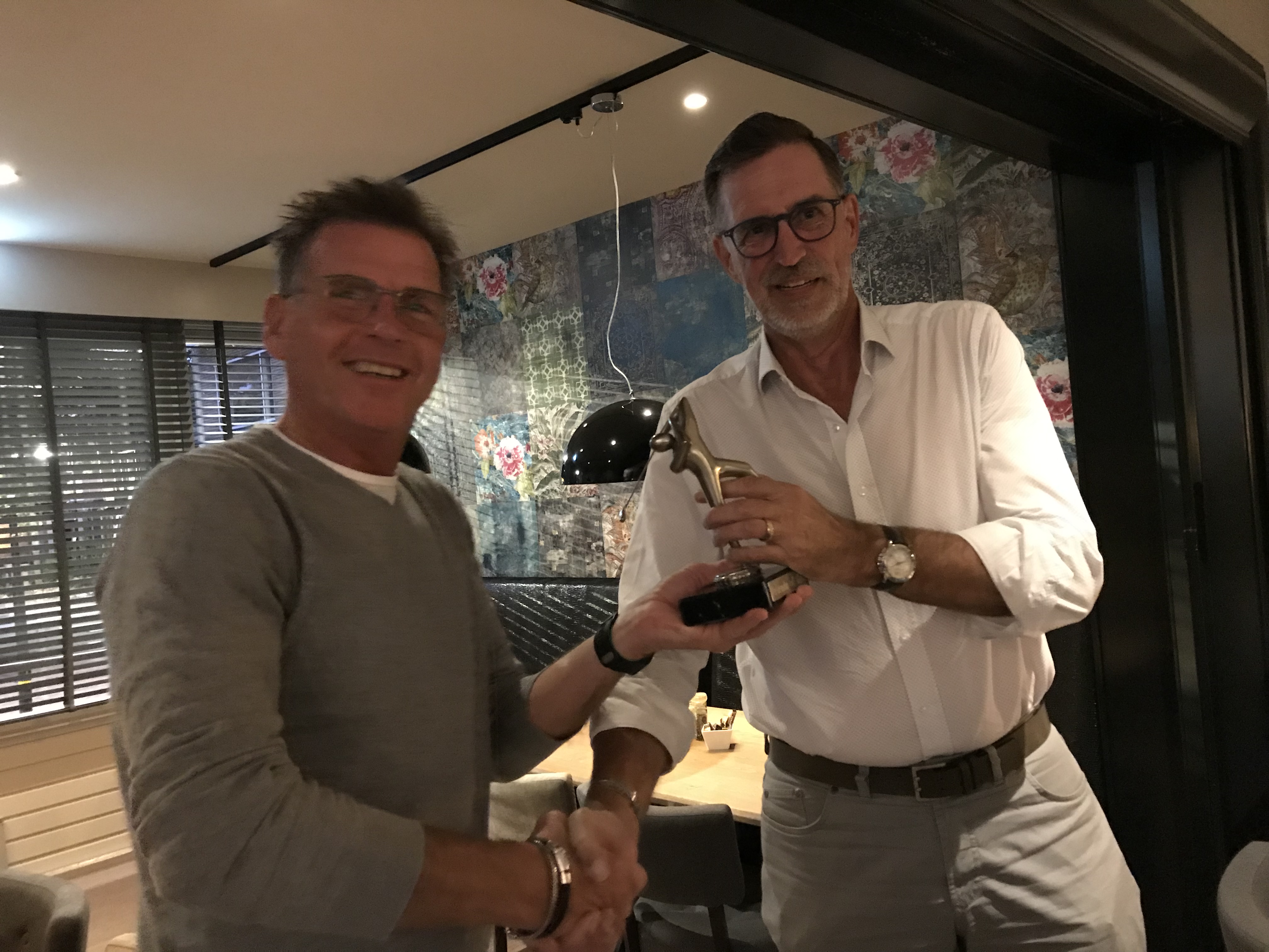 McLongJohn speelt een steady rondje golf