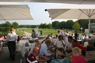 Na afloop op het terras
